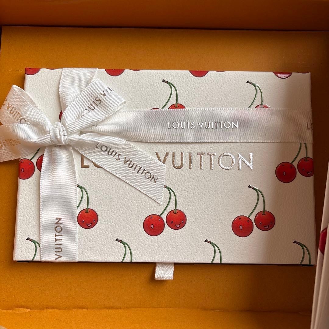 LOUIS VUITTON✨ チェリー柄 ギフトボックス&リボン付き✨
