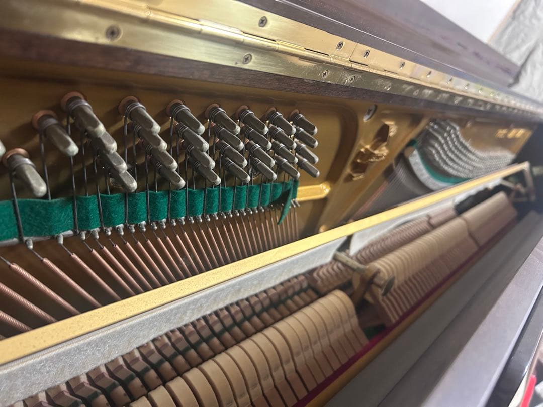 Atlas アップライトピアノ 茶色　椅子付き