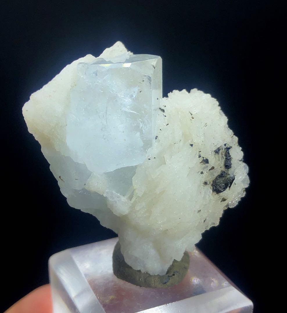 ブルーアクアマリンクリスタルとアルバイト