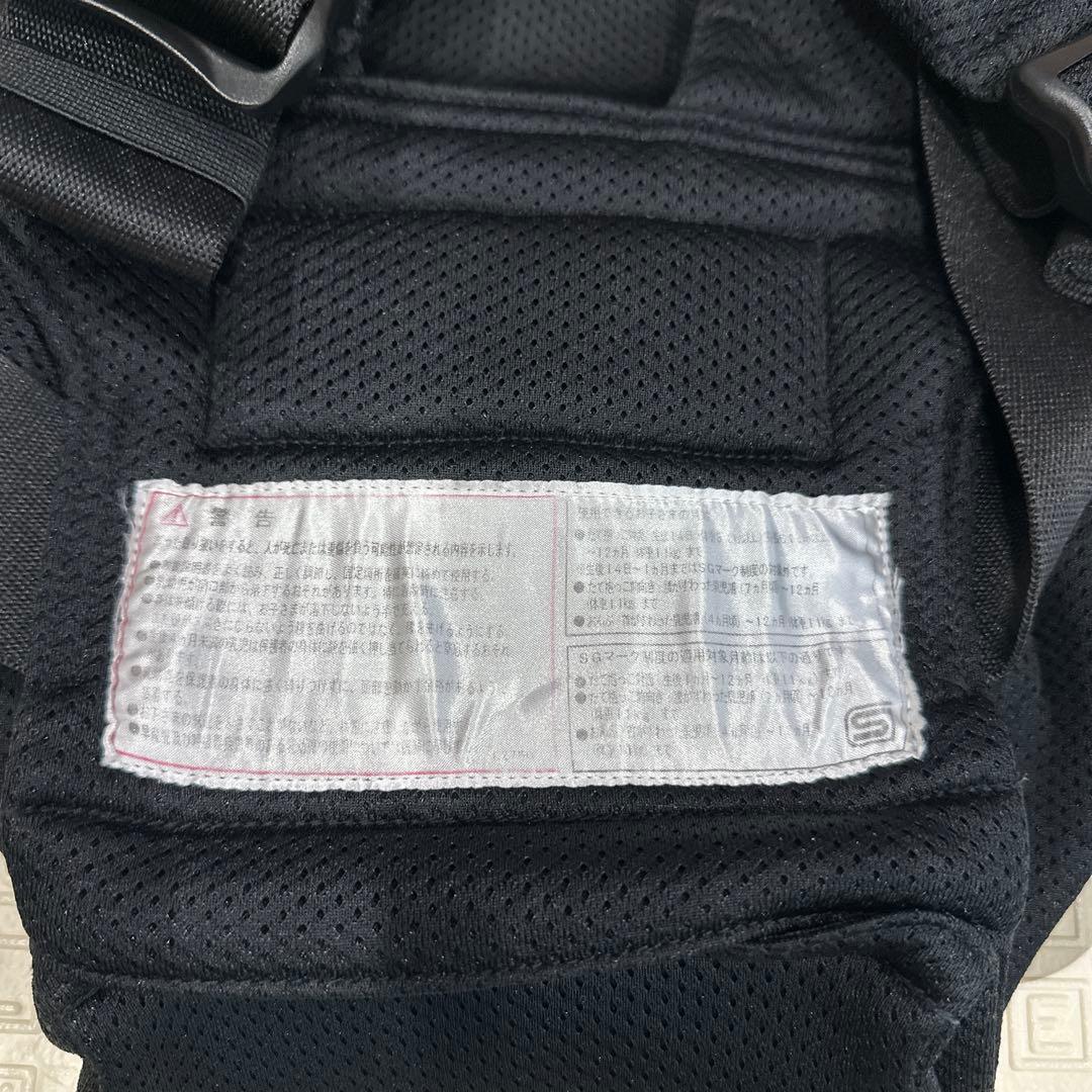 ピトレスク ベビーキャリア ファースト　ブラック　抱っこ紐