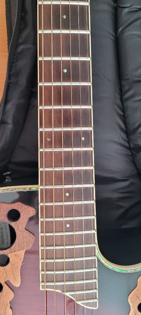 オベーションのエレアコギター CELEBRITY CC-44