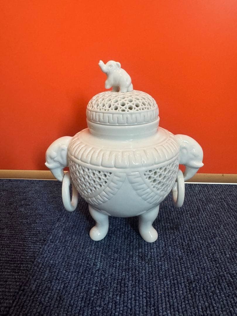 1900 有田焼　景泉作　白磁　象　透かし彫　香炉