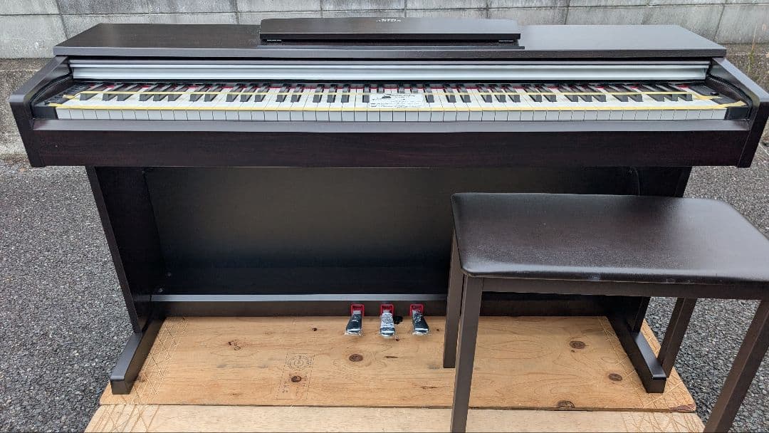 送料込ヤマハ 人気の ARIUS 電子ピアノ YDP-135R 13年製激美品