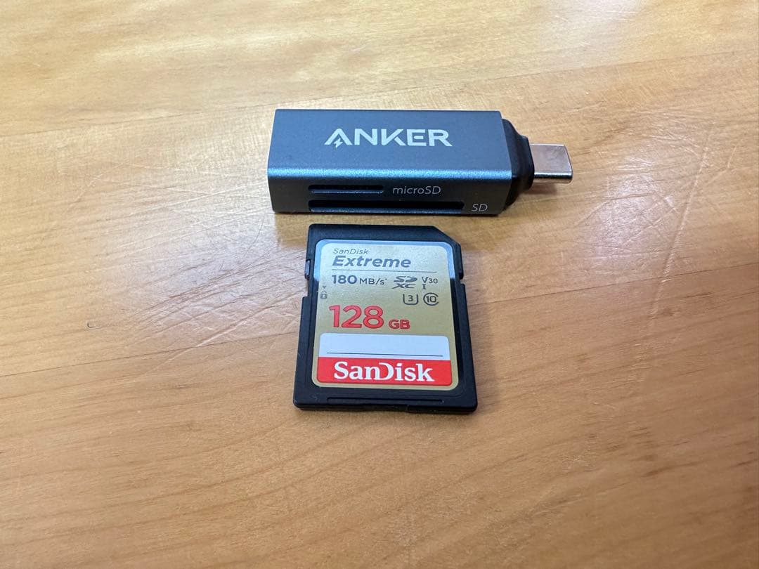 Nikon Zfc レンズキット 「撮影枚数111枚」とおまけ付き