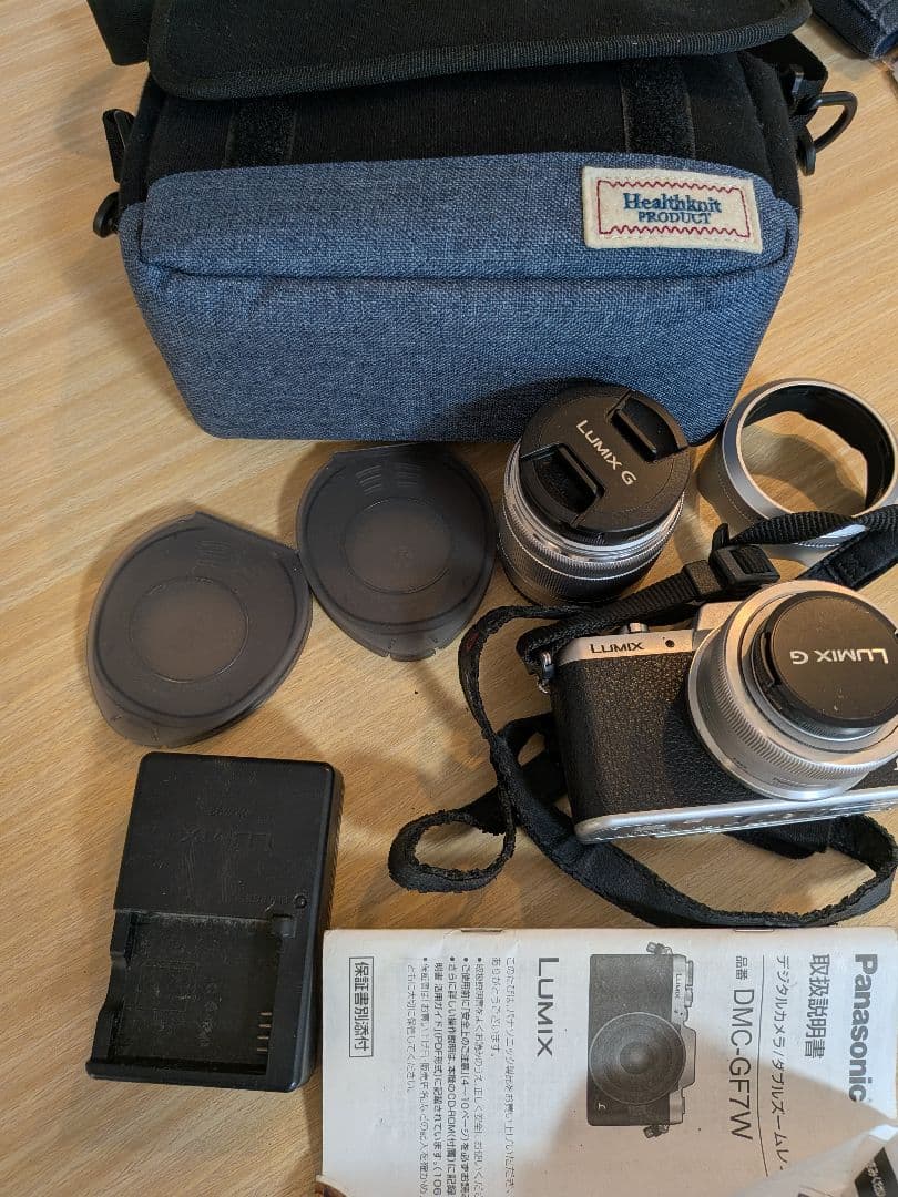 デジカメ　Panasonic LUMIX DMC-GF7 ジャンク品？動作確認☓