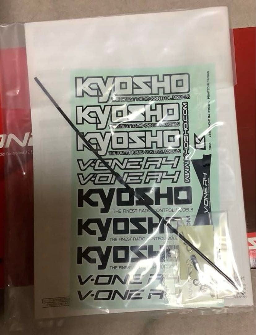 未組立て　京商　V-ONE R4 31265 KYOSHO