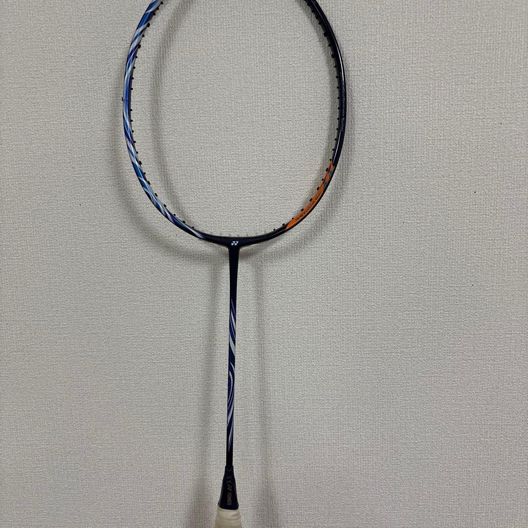 バドミントンラケットアストロクス100zz