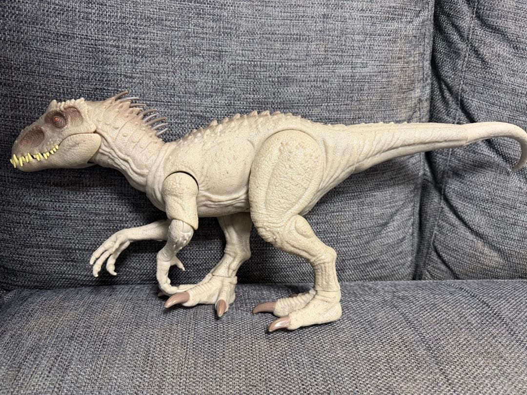 ジュラシックワールド4体