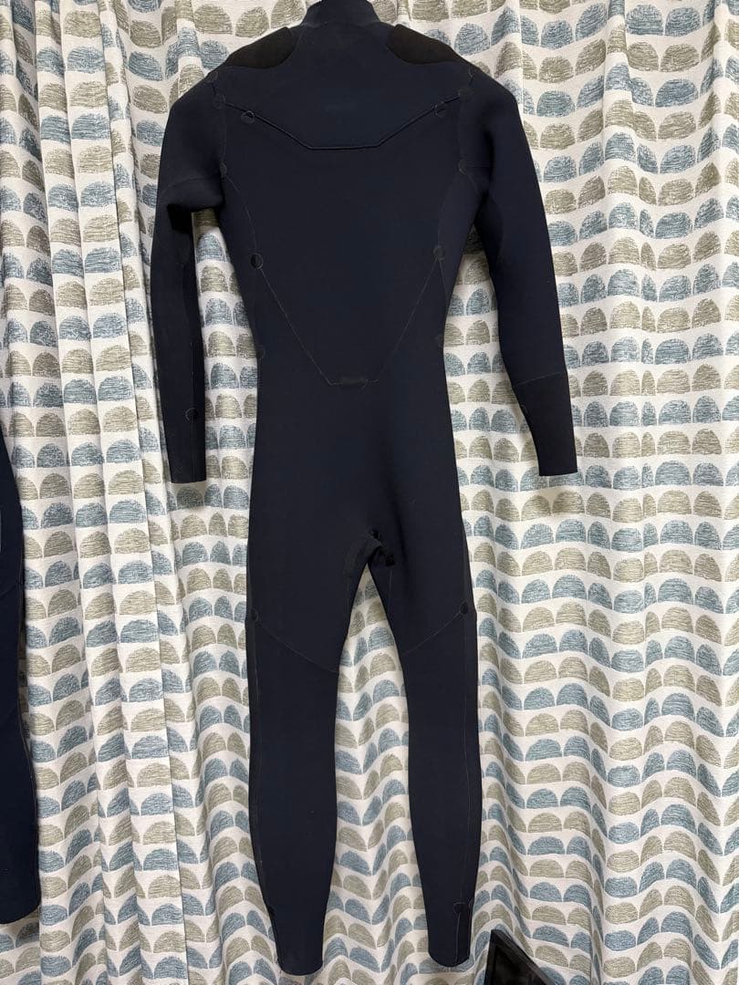 BILLA BONG フルスーツ 3×2ミリ　サイズL チェストジップ