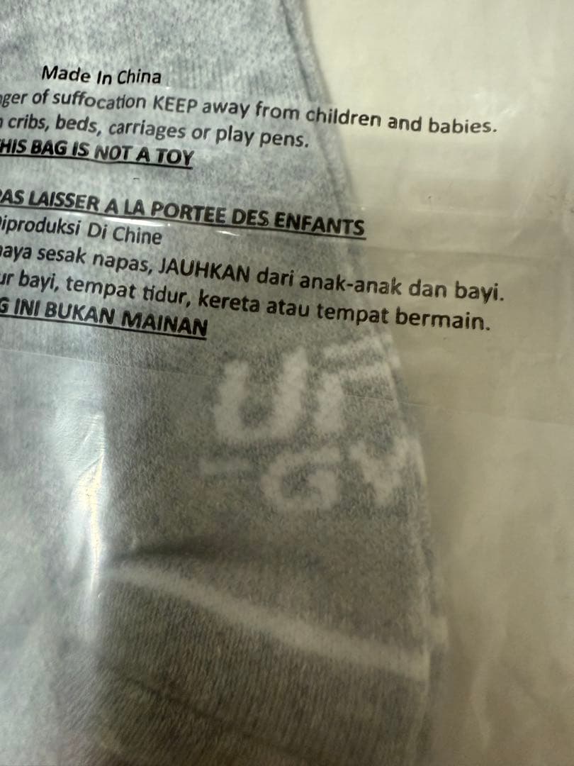 [新品未使用]UFC GYM ニットキャップ& 手袋&ヘッドバンド&ソックス3足