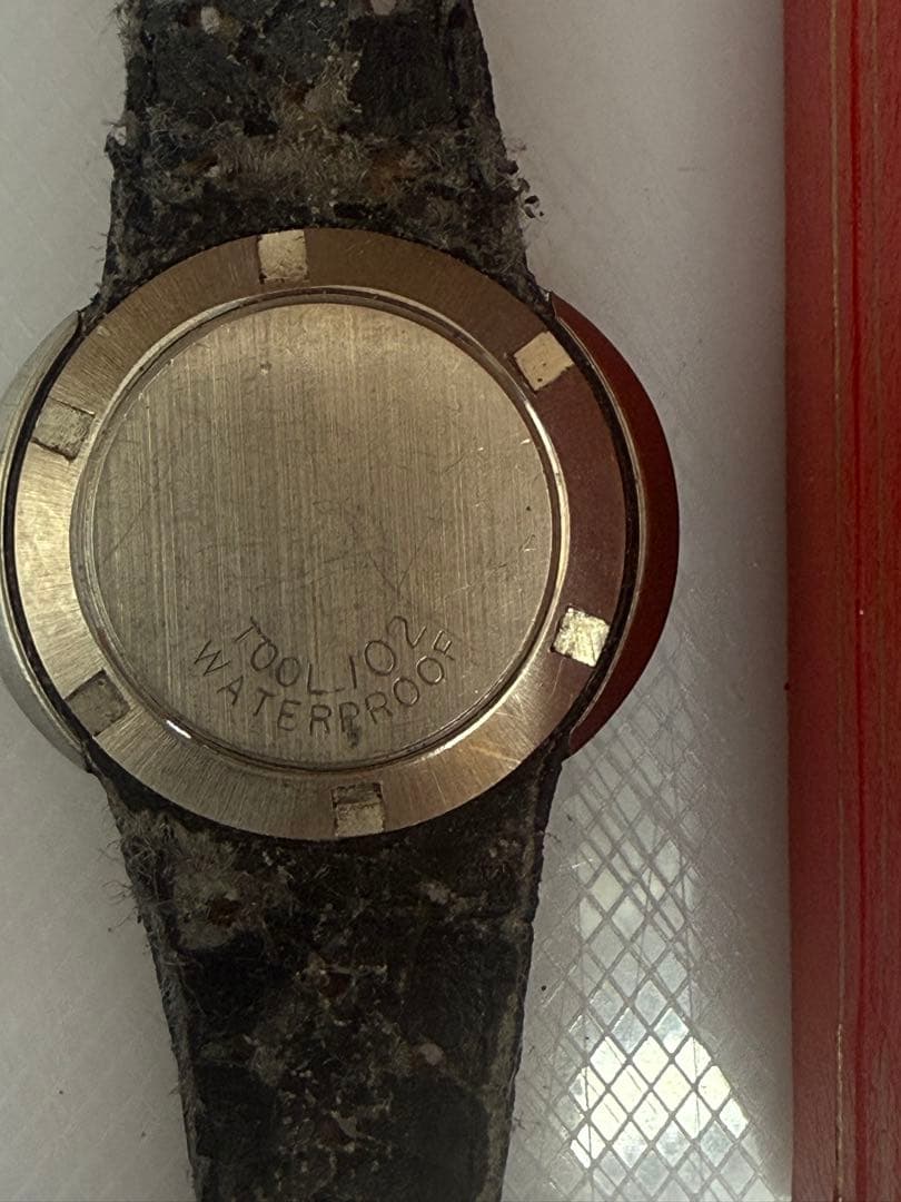 OMEGA 防水時計 黒色 ストラップ付き