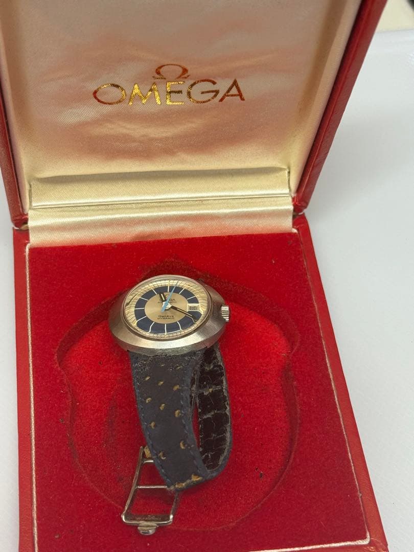 OMEGA 防水時計 黒色 ストラップ付き