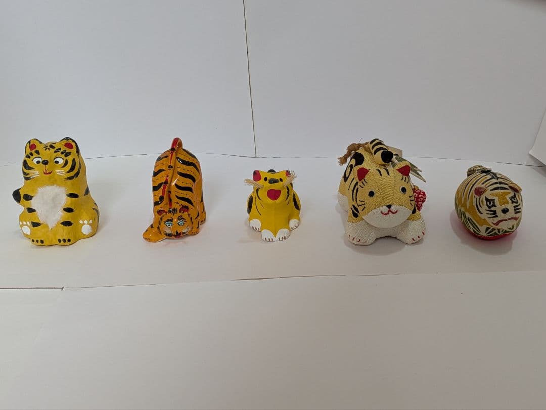 郷土玩具、張子の虎、首振り虎、竹製虎、縮緬製虎、木版手染虎、置物、13体、箱無