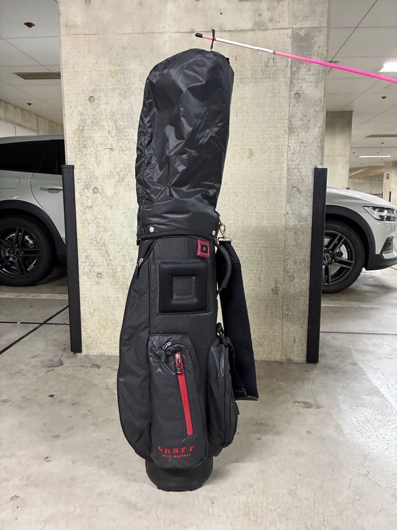 ブラックフード付きキャディバッグ