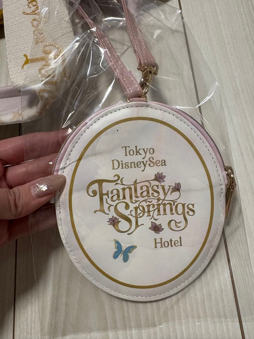 新品未使用ファンタジースプリングスホテル 宿泊者限定バッグ ポーチ&ケース