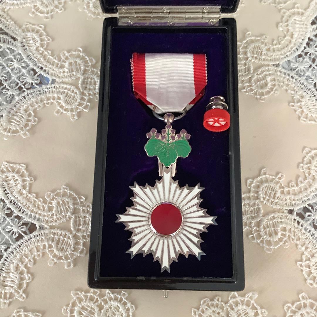 勲六等単光旭日章　勲章