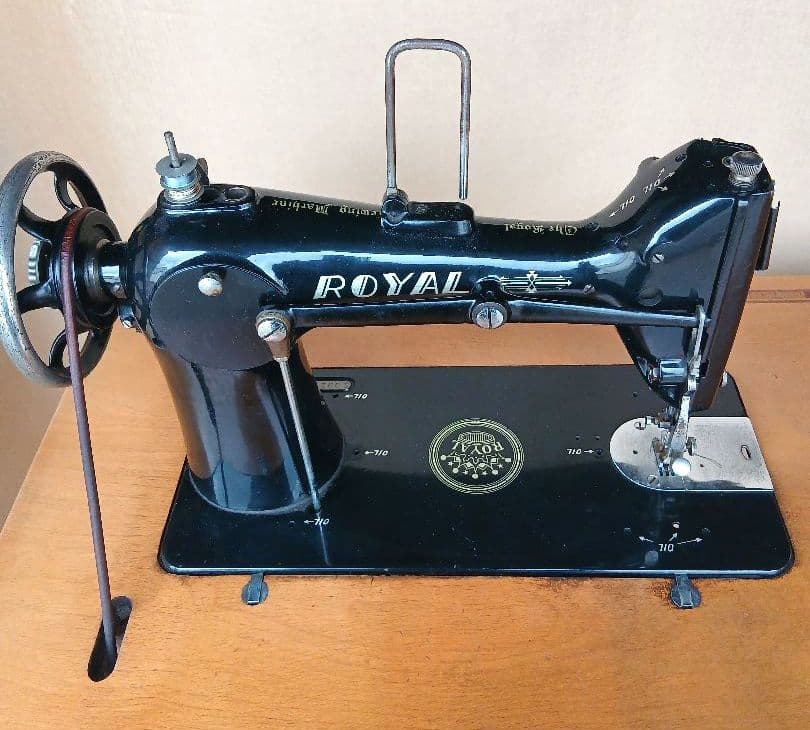 【 】ロイヤル足踏みミシン 　ヴィンテージTA-1