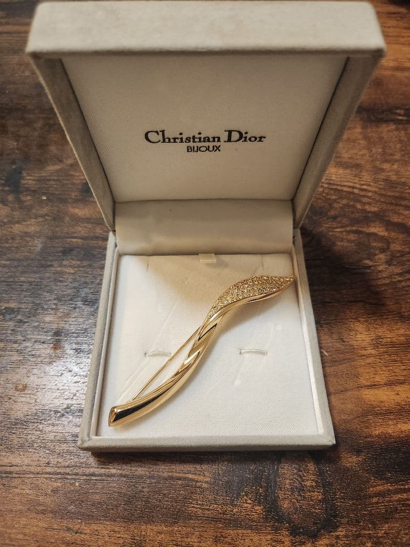 Christian Dior ゴールドリーフブローチ