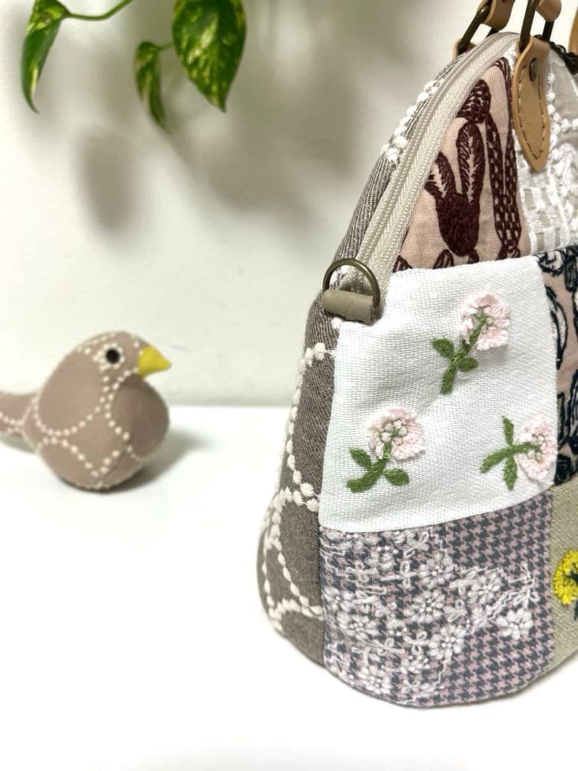 ミナペルホネン　ハンドメイド　楕円底ファスナーバッグ