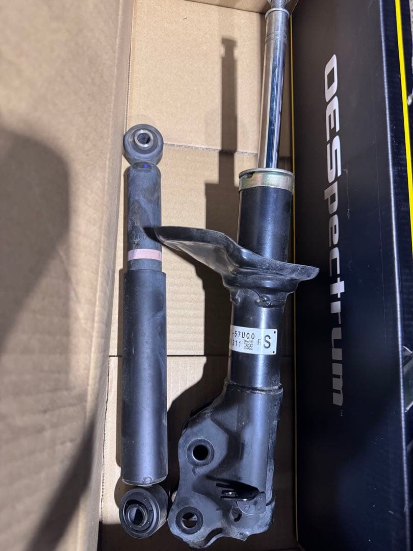 エブリィショックアブソーバー純正　中古4本セット