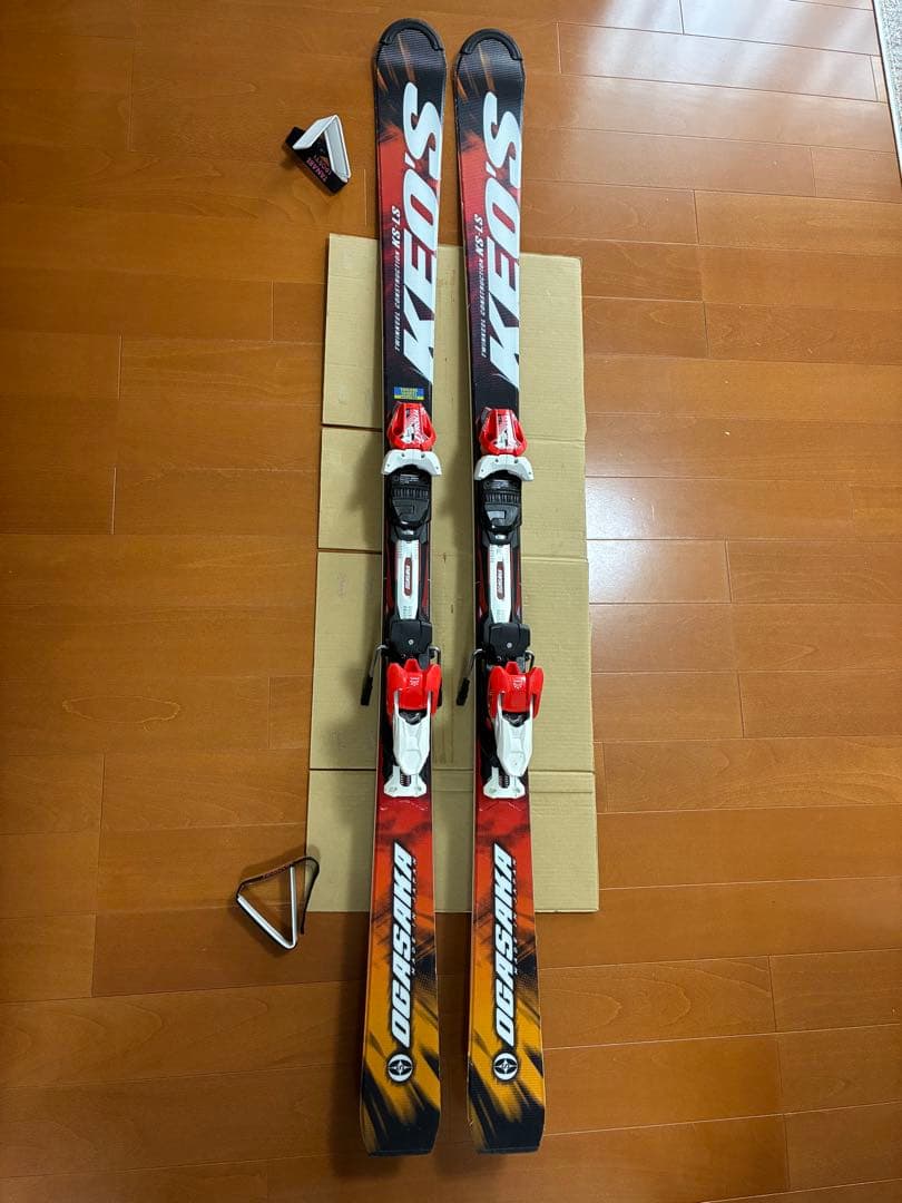 人気モデルOGASAKA ケオッズKS-LS スキー板 赤黒 バインディング付き