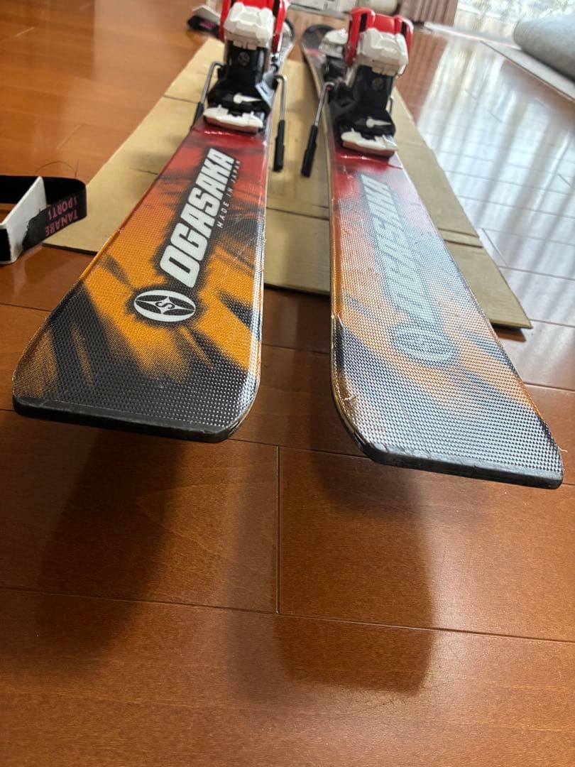 人気モデルOGASAKA ケオッズKS-LS スキー板 赤黒 バインディング付き