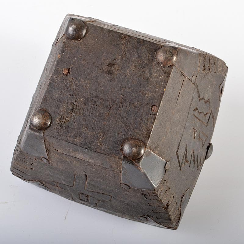 李朝　古民具　唐木製　漢詩刻　鉄金具　持ち手付　小物入　M　R6232