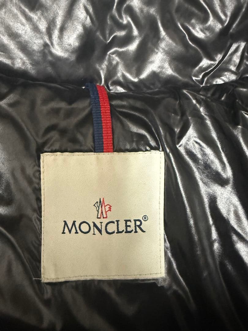 モンクレール　ダウンベスト　ブラック