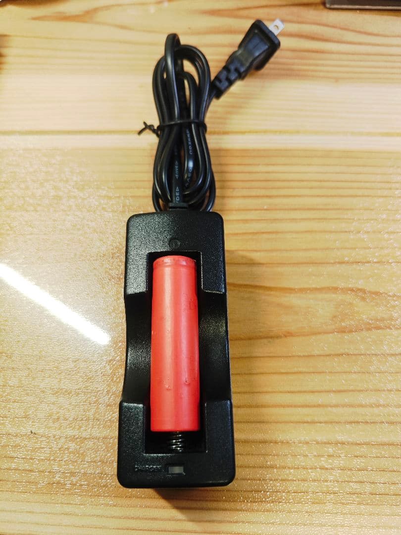 LEDライト USB磁気充電 耐水 マグネットスタンド 付属品多数 美品