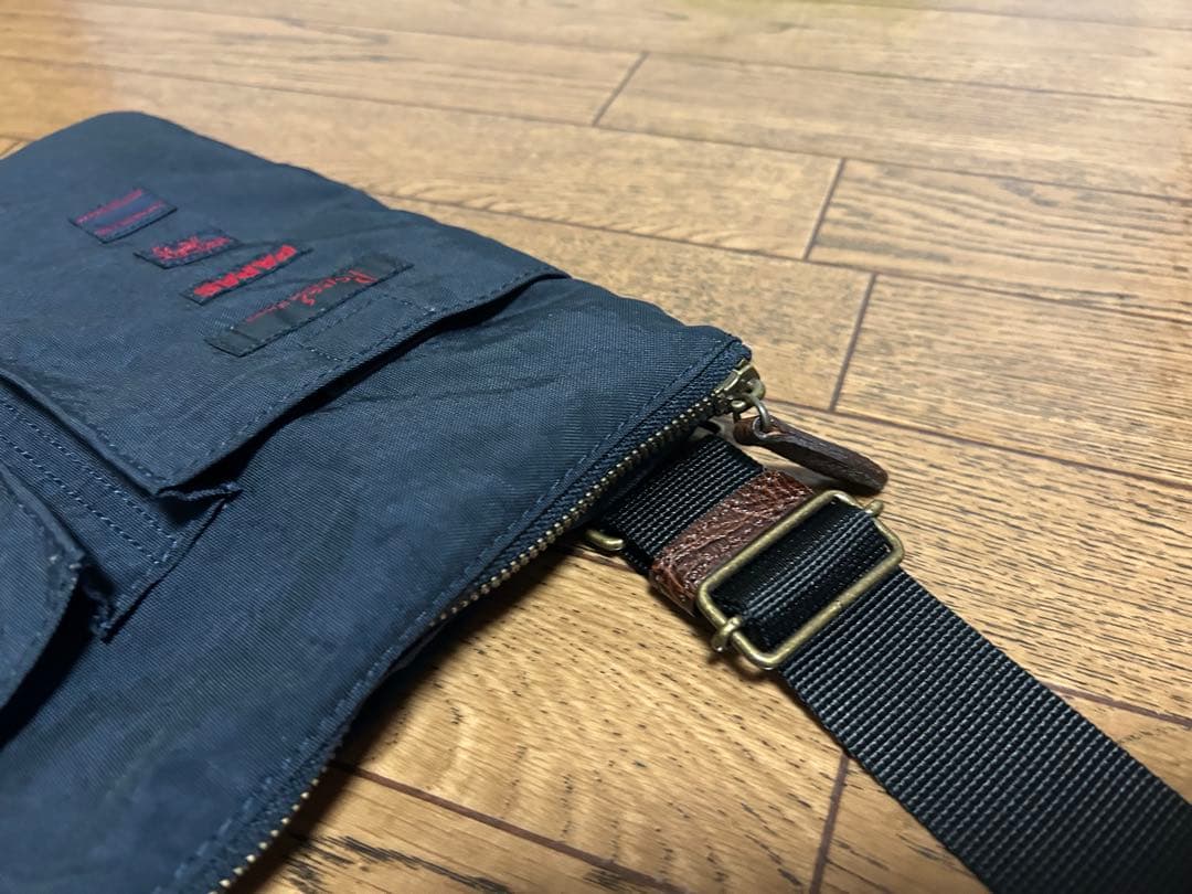 【美品】PAPAS サコッシュ ネイビー サイ ロゴ