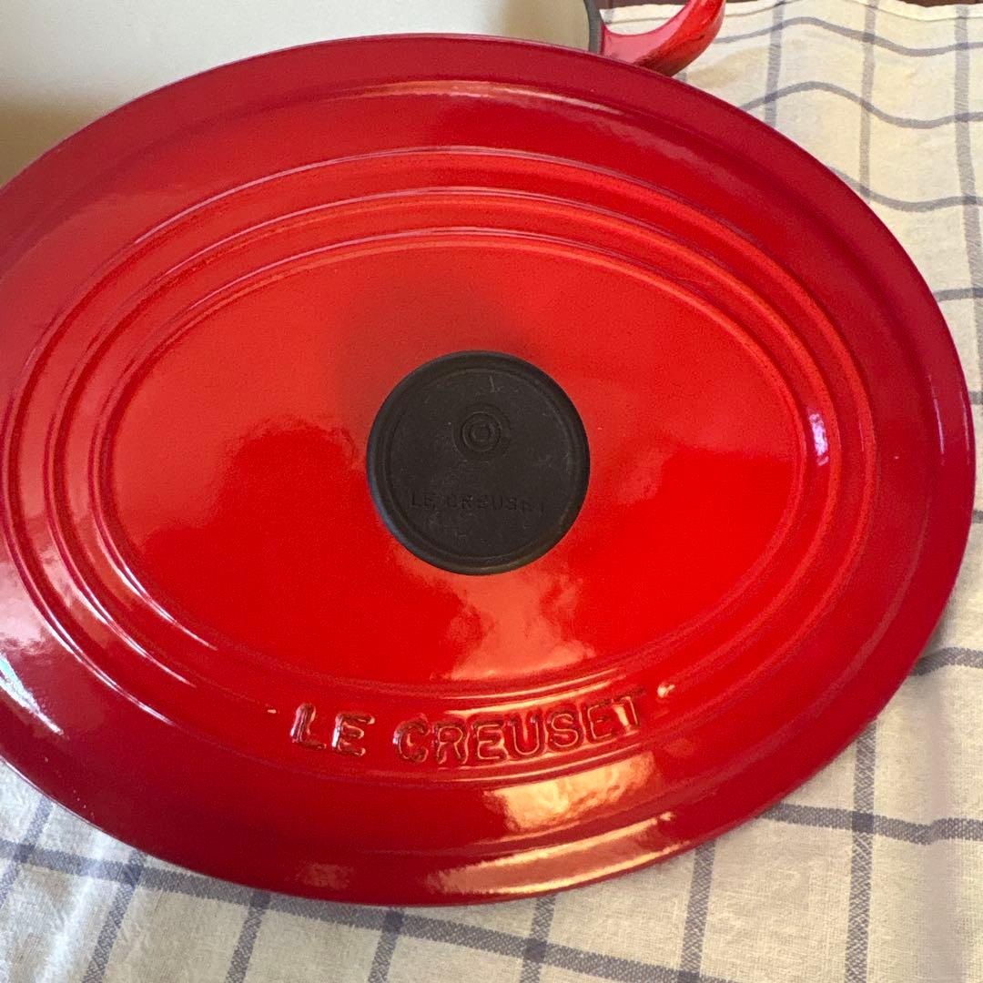 ル・クルーゼ鍋　オーバル赤２５