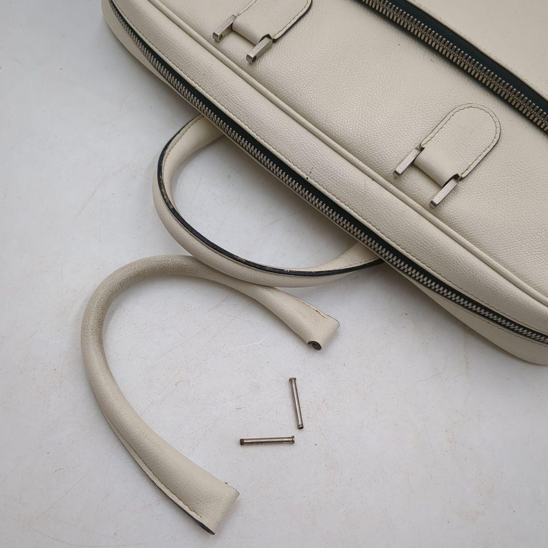 大人気✨️　ダブルハンドル ブリーフケース A4 白　アイボリー　ビジネス