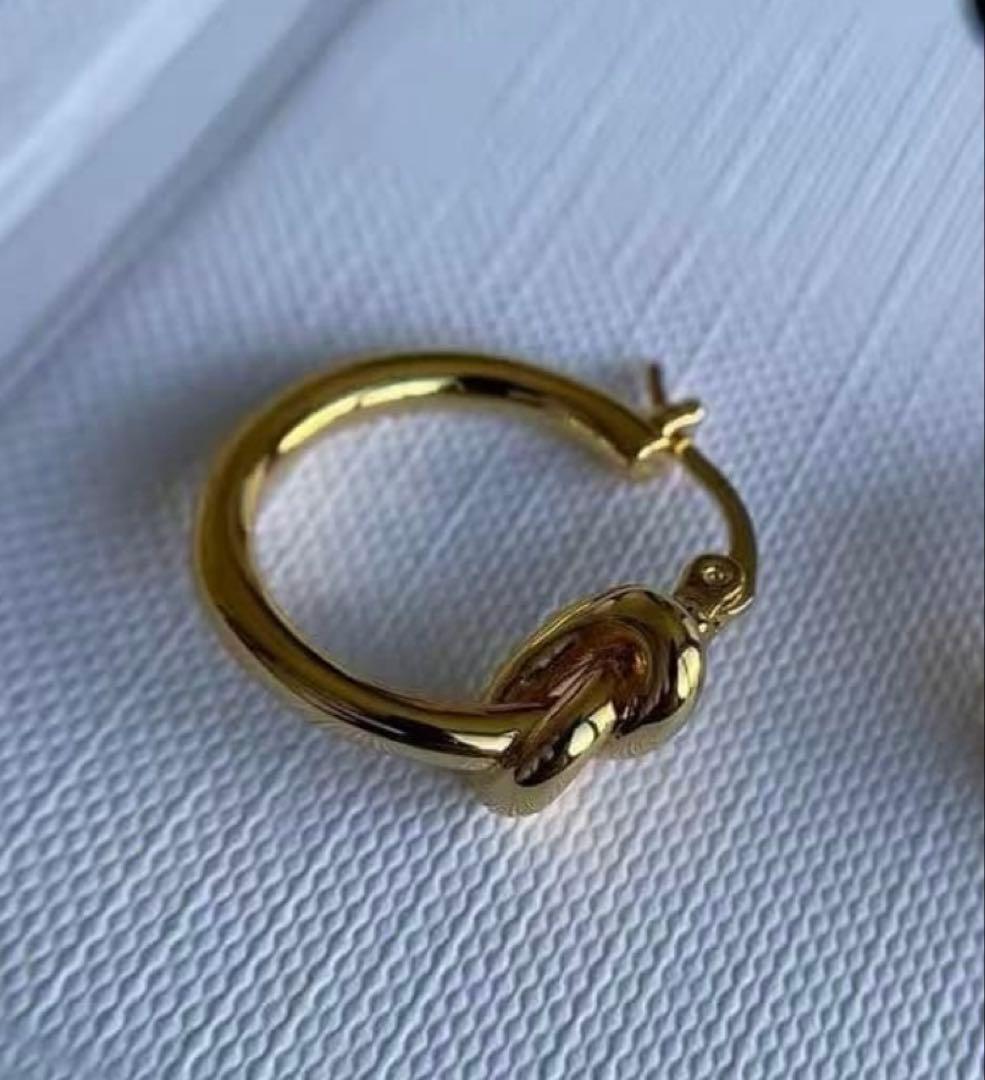 セリーヌ CELINEゴールド ノットスモール フープピアス　片耳