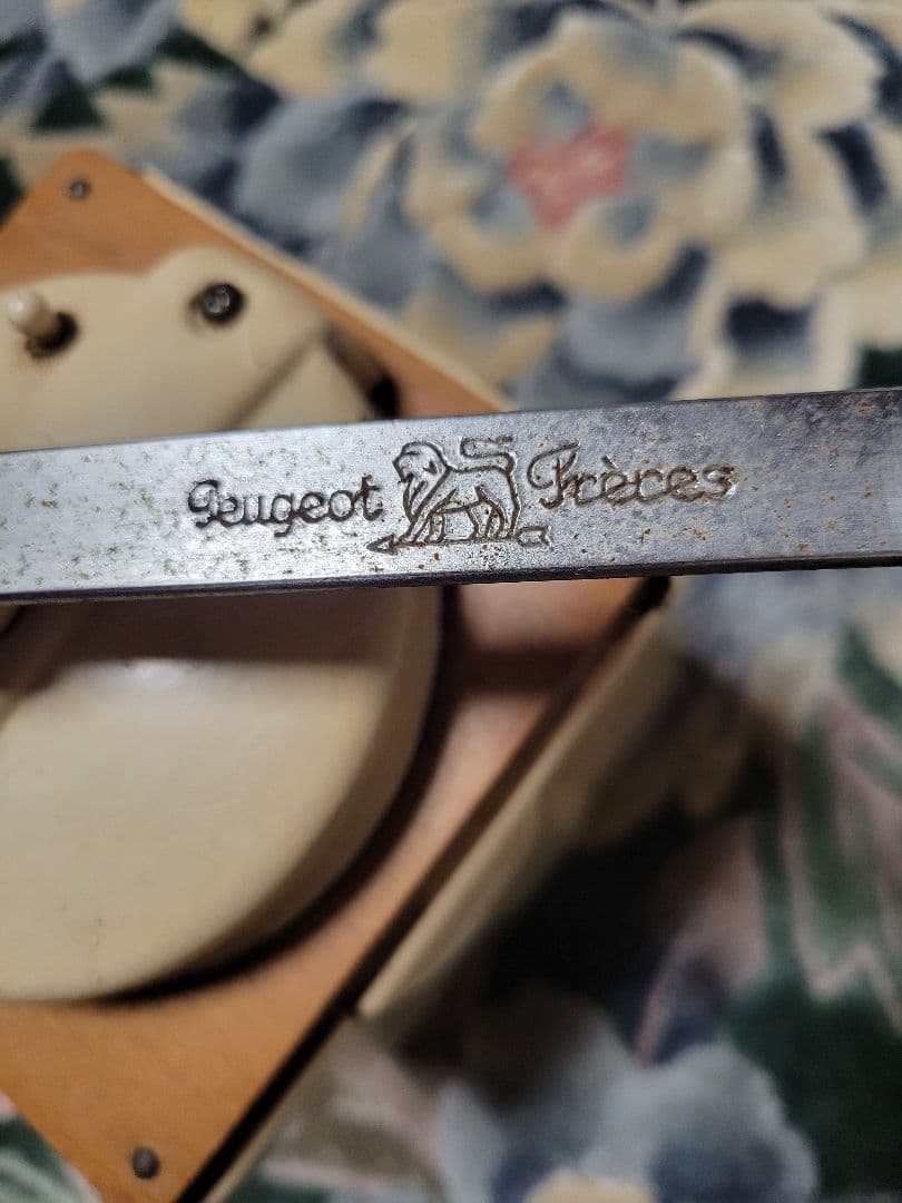 Peugeot 手挽きコーヒーミル アイボリー