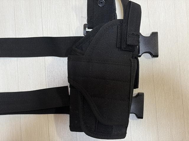 あ*き様 ジャンク扱い・10禁エアガンセット+ホルスター+ライフルケース等