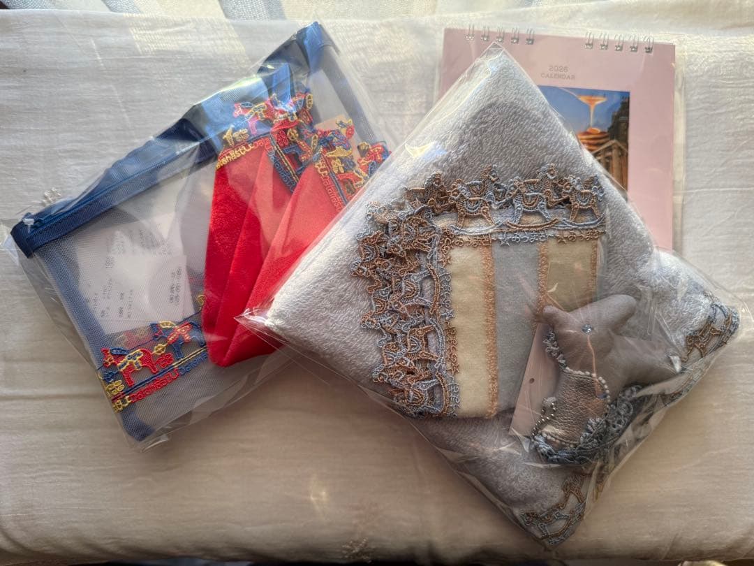 近沢レース　2026年午年　福袋　7点　タオル赤