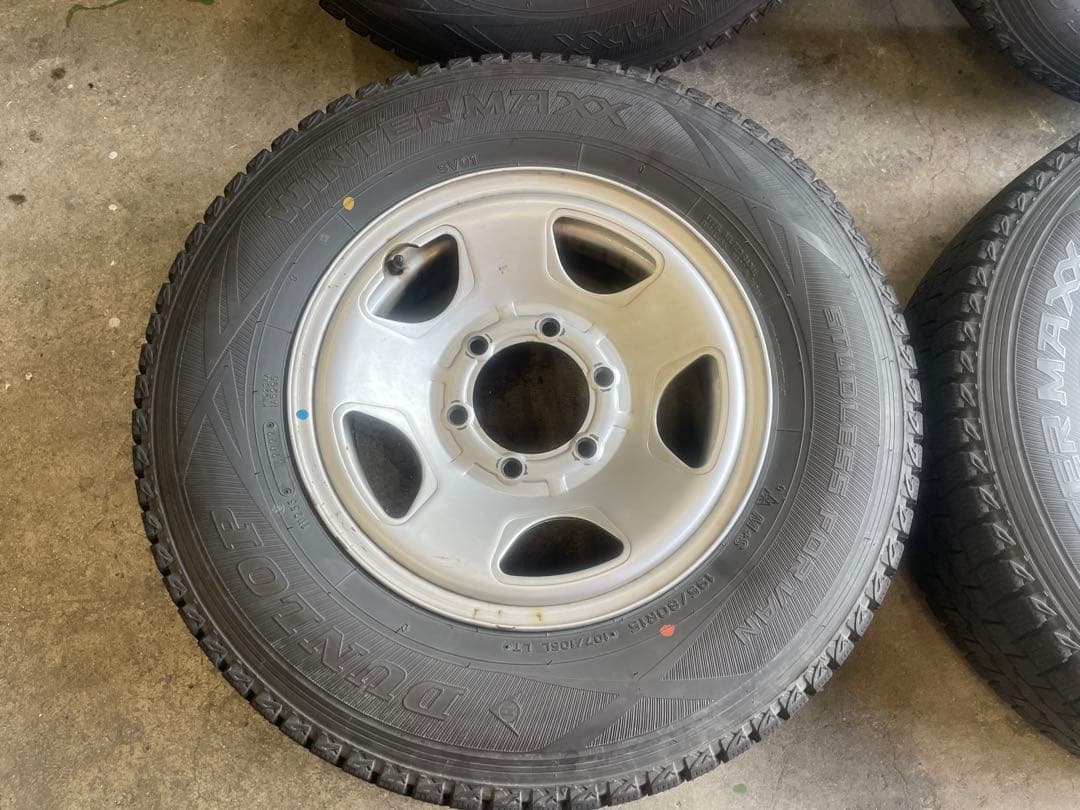 ハイエース　バリ山　ダンロップ　スタッドレスセット　195/80Ｒ15