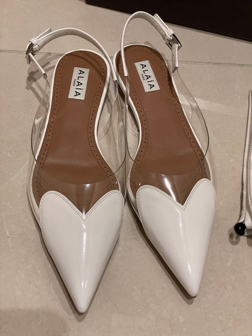 ALAIA アライア　ホワイト ポインテッドトゥ スリングバッグ　36.5