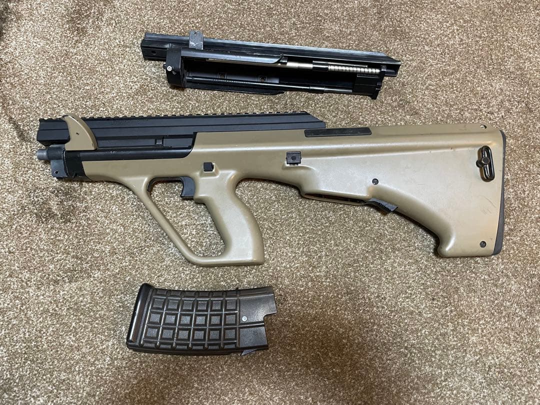 東京マルイ　AUG ハイサイクル　多弾マガジン　タンカラー