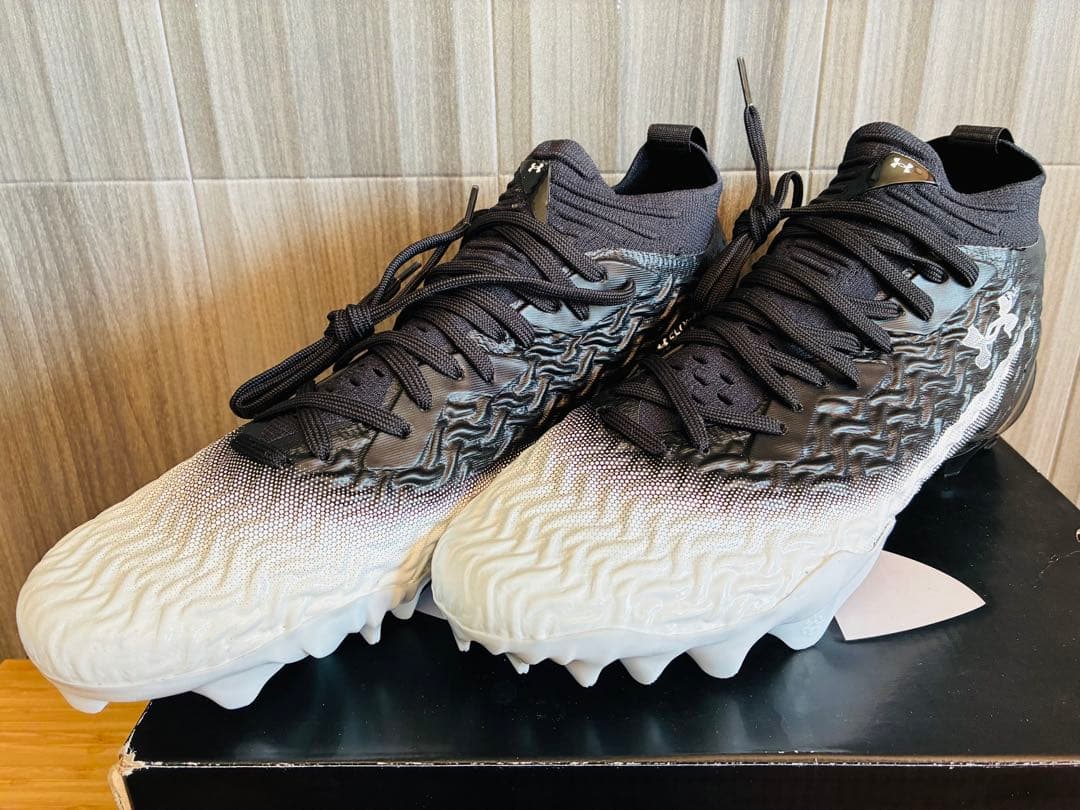 ⭐︎希少未使用⭐︎UNDER ARMOUR SPOTLIGHT PRO 2025 黒