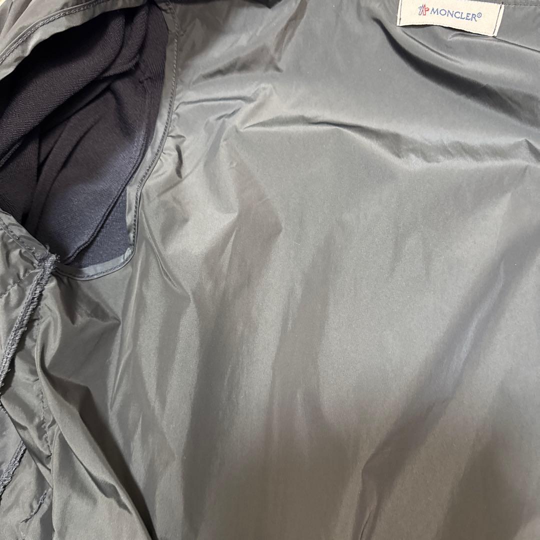 MONCLERモンクレール／カーディガン・紺色