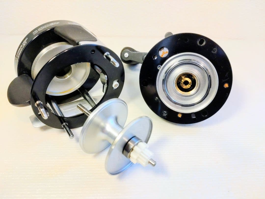 リール Abu Garcia UC 4600C Real2 Deal2 Plus