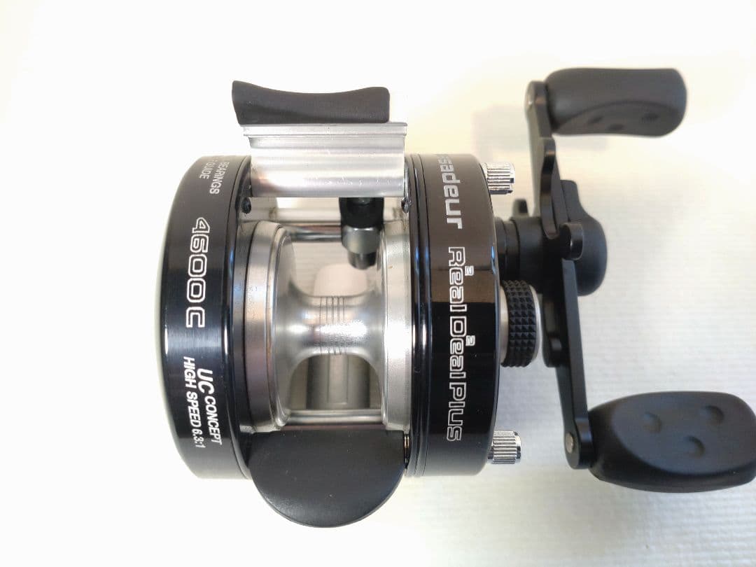リール Abu Garcia UC 4600C Real2 Deal2 Plus