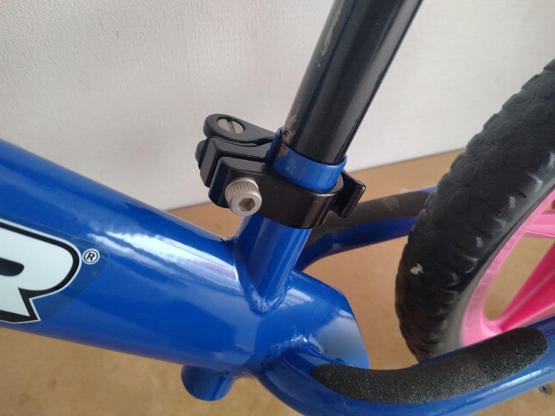 【室内保管】ストライダー スポーツ12インチ　ブルー×ピンク/STRIDER