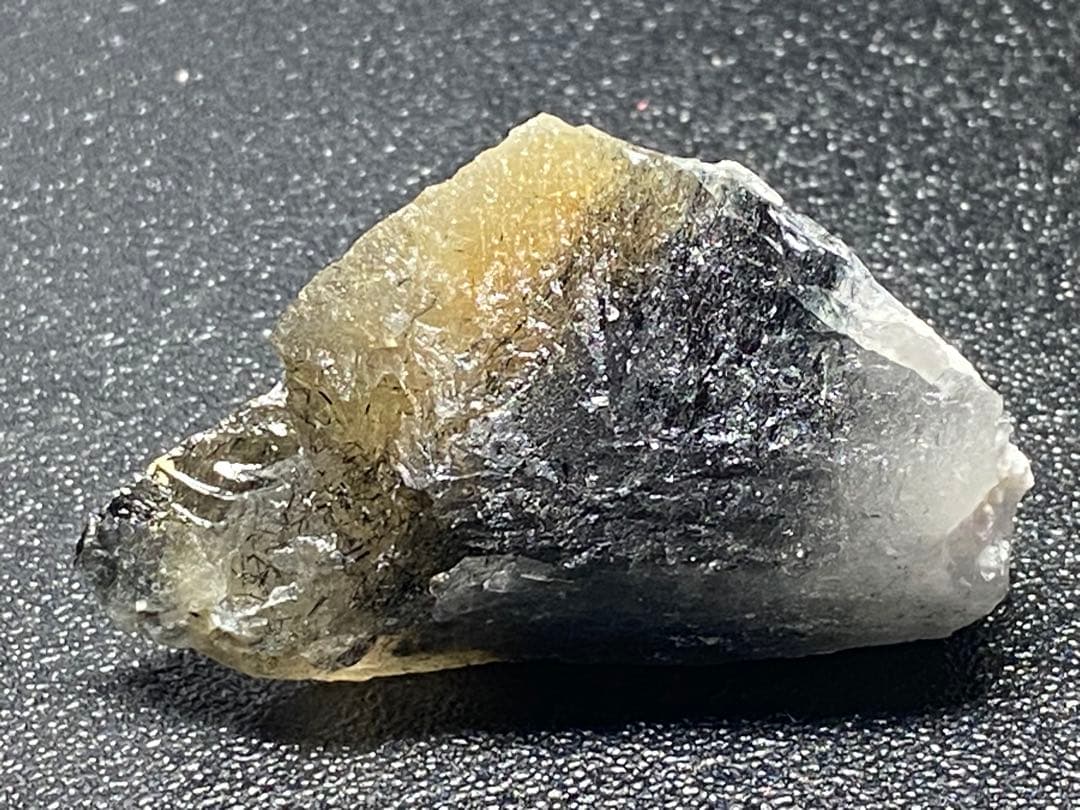ザギ水晶　ザキ鉱山　ザギマウンテンクォーツ　ルチル入り　24.2g