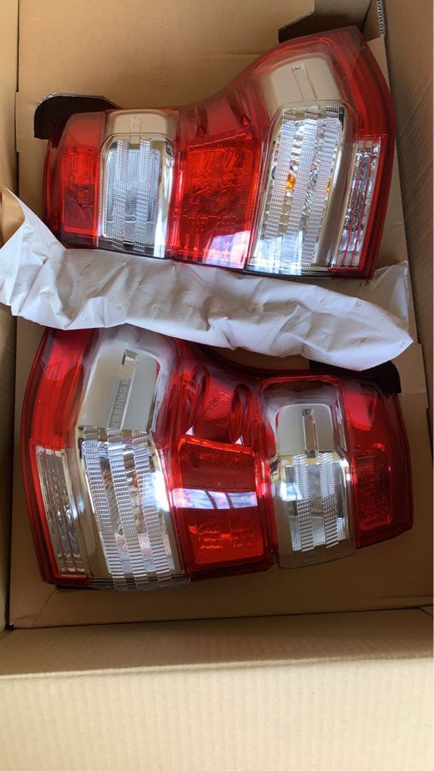 ランドクルーザー　プラドテールランプ 赤 クリア 2個セット