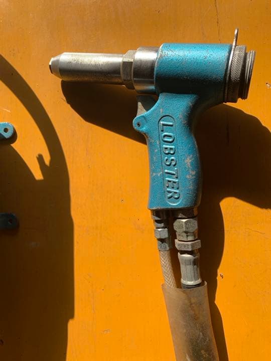 ロブスティック　ブラインドリベッター