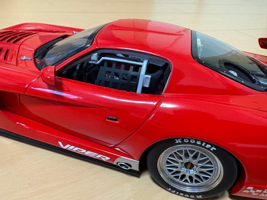 美品　1/18 オートアート ダッジ バイパー コンペティションプレーンボディ