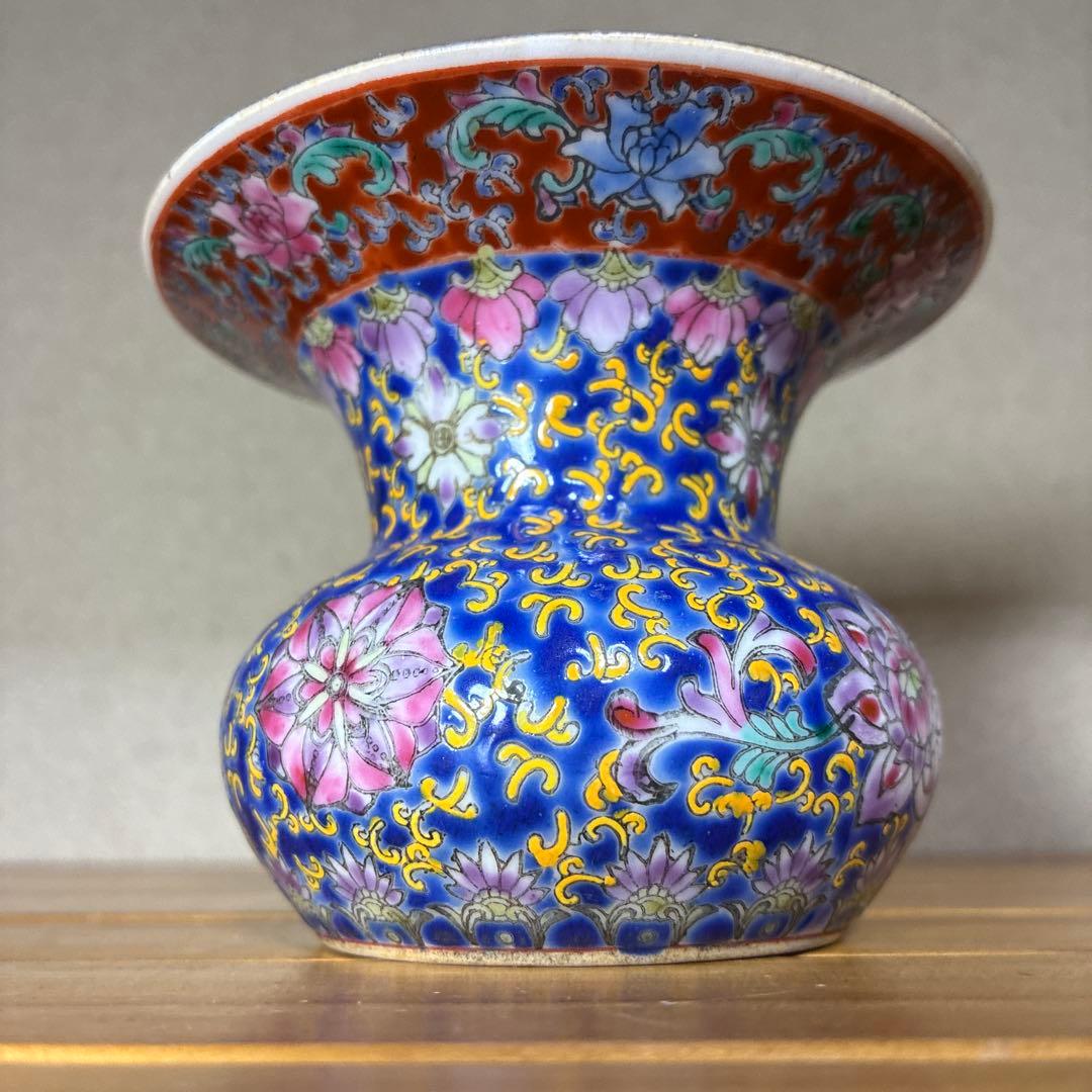 大清乾隆年製　花模様 磁器