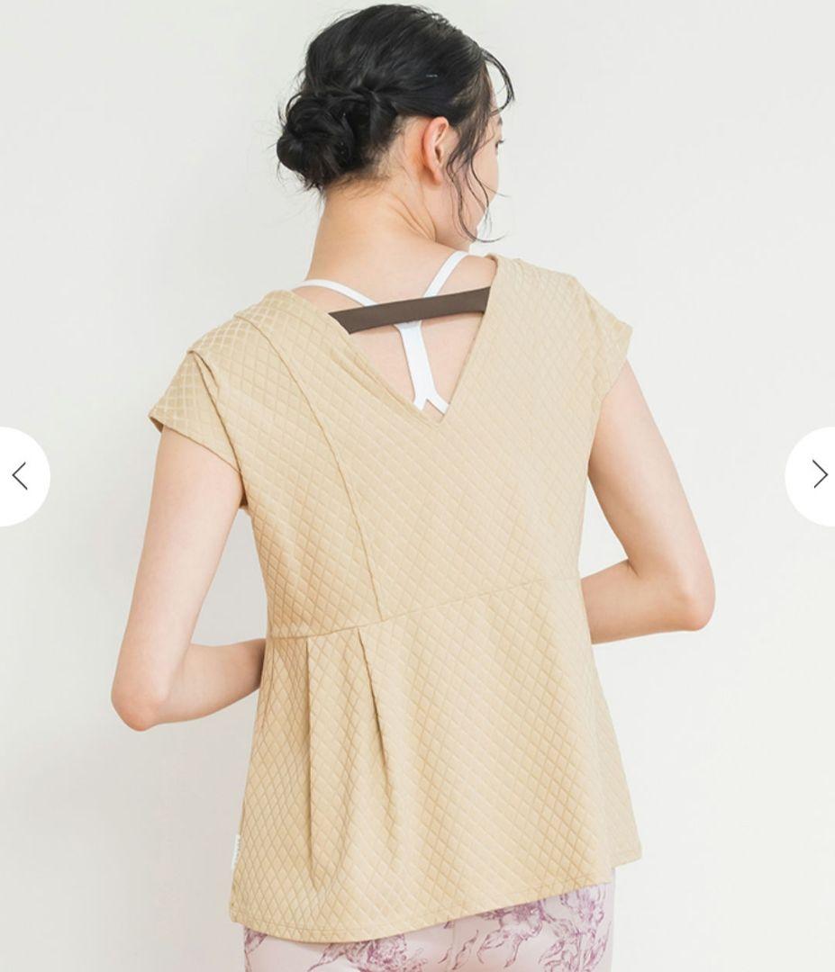 完売品おまけ付き♪未使用ジャガードペプラムトップス　ベージュゴールドLAVA